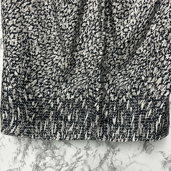 Brooks Brothers Women’s Geometric Black and White Top 100% Silk Size 8 - Picture 3 of 11